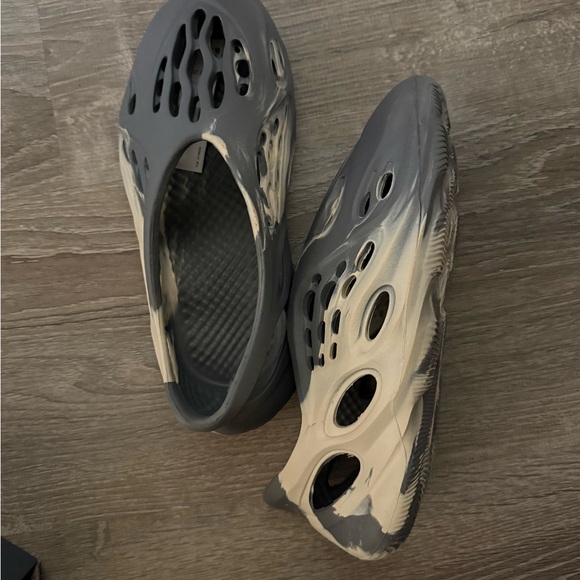 Clogs - Picture 2 of 2